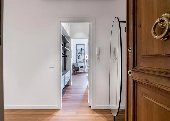 The Rent - Prestigious Multi-bedroom Overlooking St. Peter's *