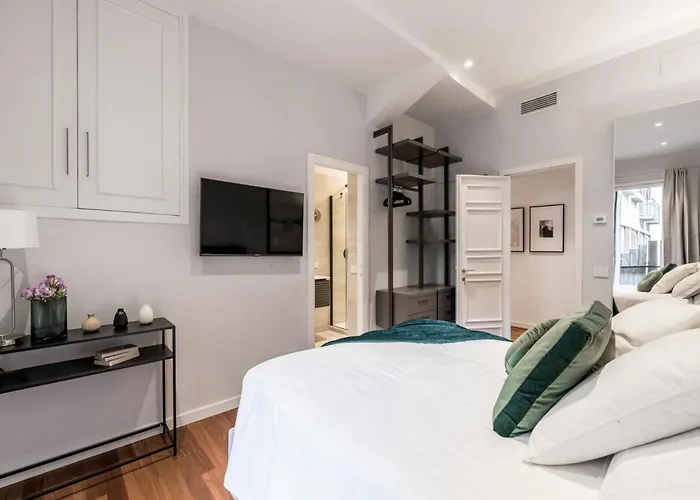 The Rent - Prestigious Multi-bedroom Overlooking St. Peter's Apartamento *